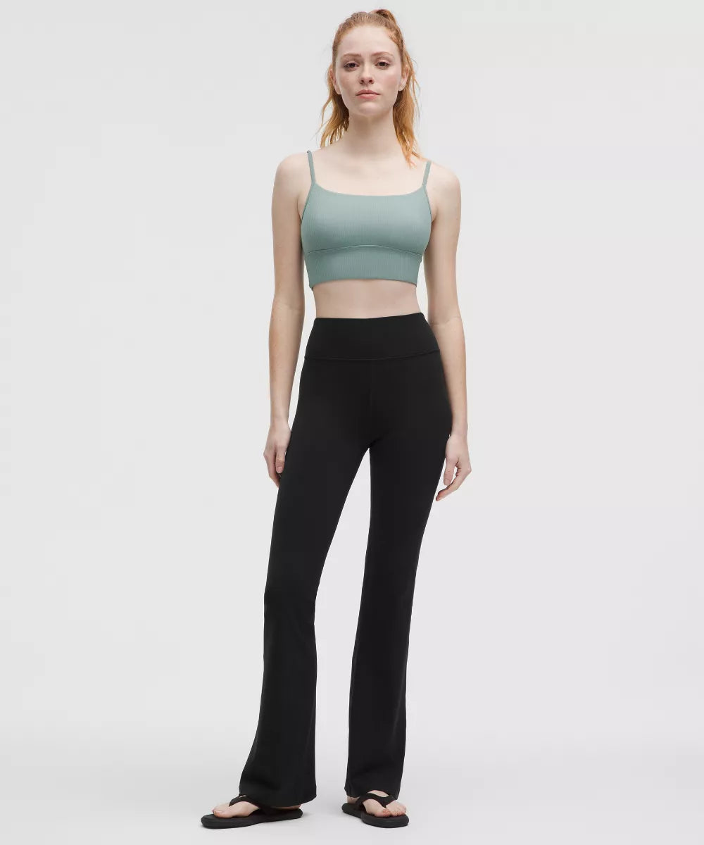 Groove Hose mit ausgestelltem Bein und hohem Bund