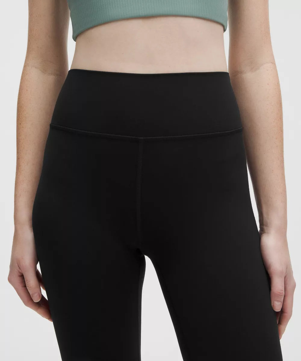 Groove Hose mit ausgestelltem Bein und hohem Bund