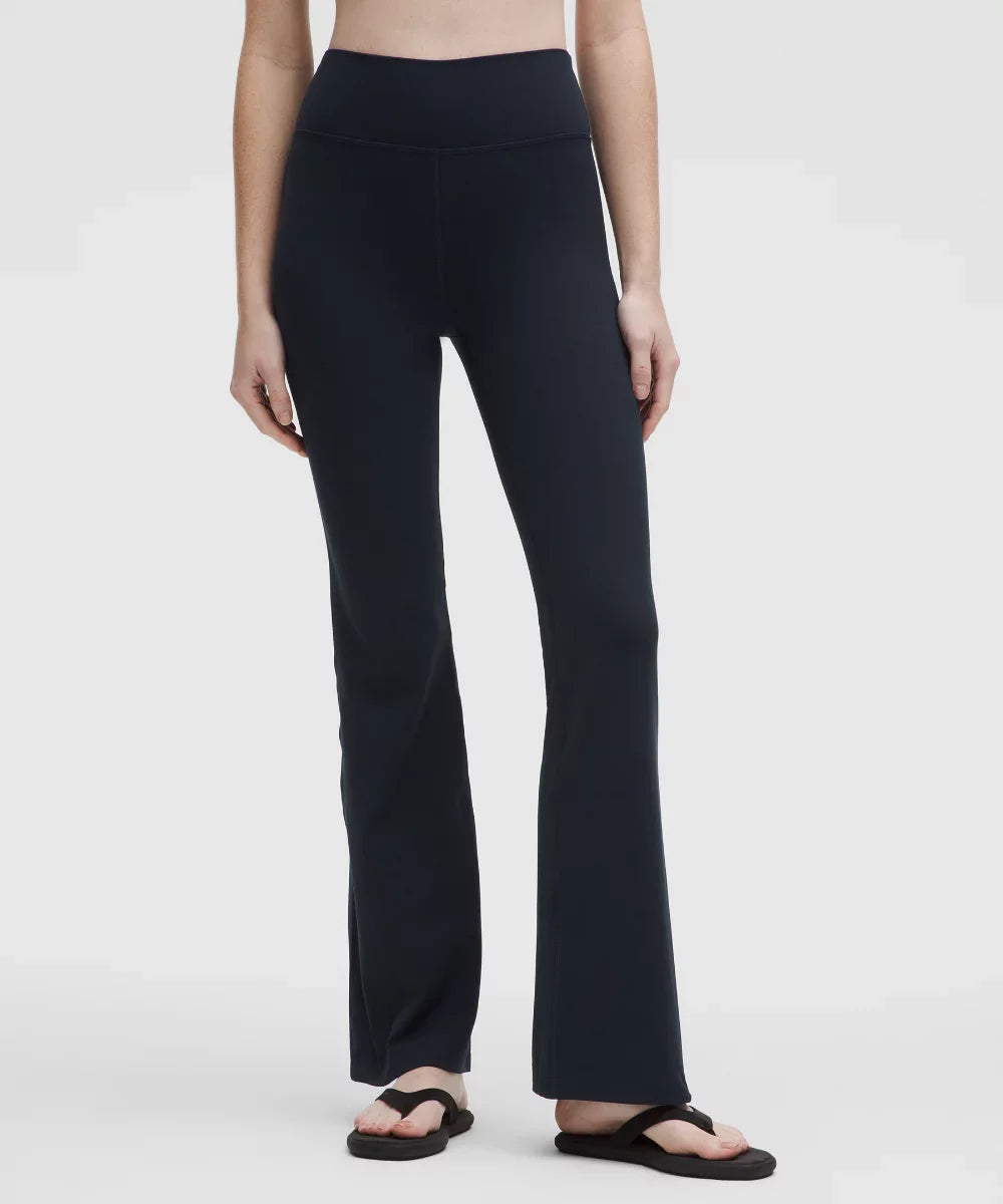 Groove Hose mit ausgestelltem Bein und hohem Bund